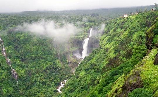 Mumbai to Mahabaleshwar Bus Package Image