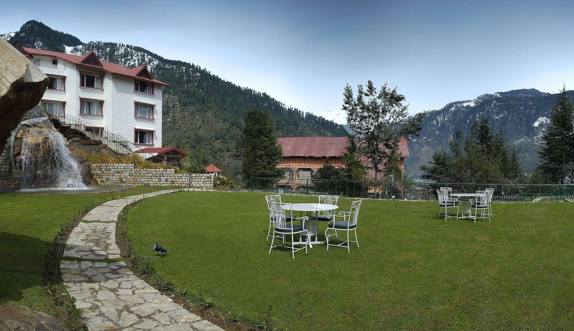 Apple Country Resort Manali Image