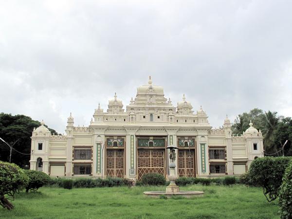 Jaganmohan Palace Art Gallery and Auditorium