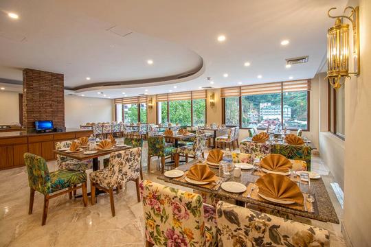 Larisa Resort Shimla Image