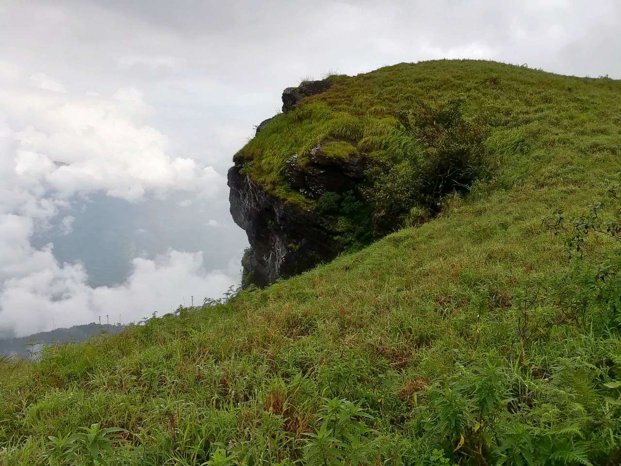 Misty Trek To Ballalarayana Durga Fort Image