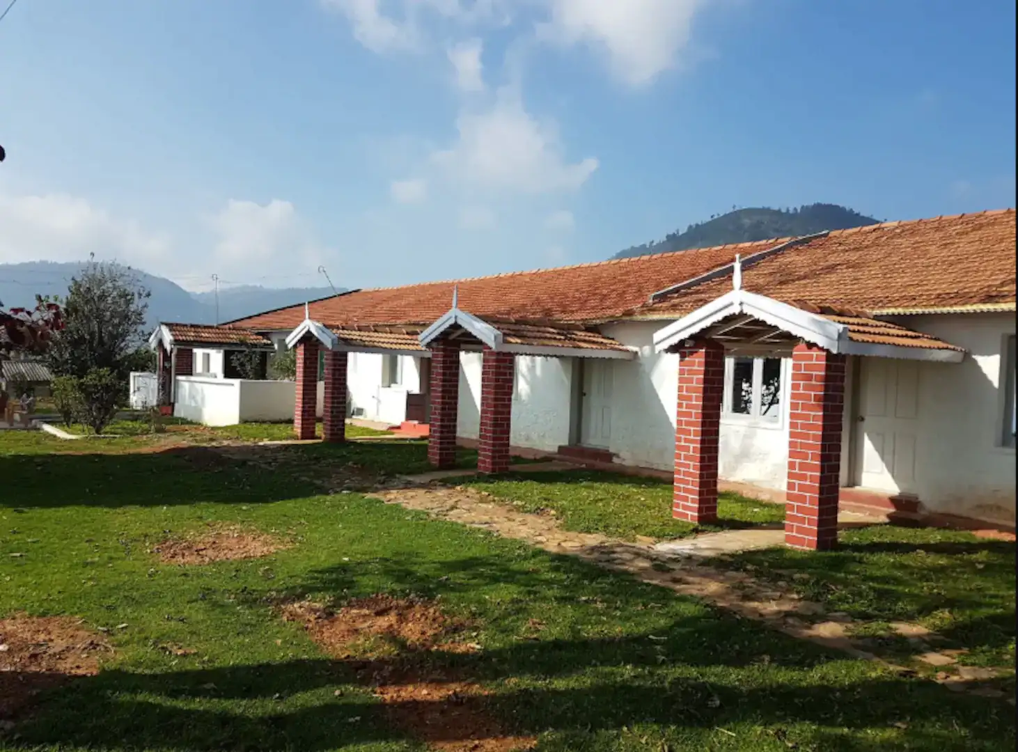 Hilltop Cottage Stay With Waterfall Views in Ooty Image