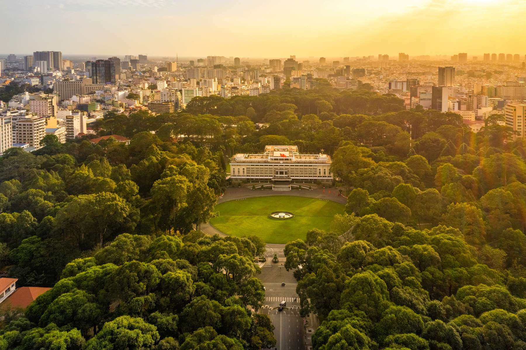 Ho Chi Minh City & Cu Chi Tunnels Tour Image