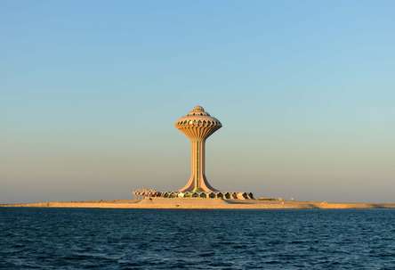 See the magnificent beauty of Corniche