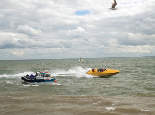 Speed Boat Ride at Juhu Beach Image