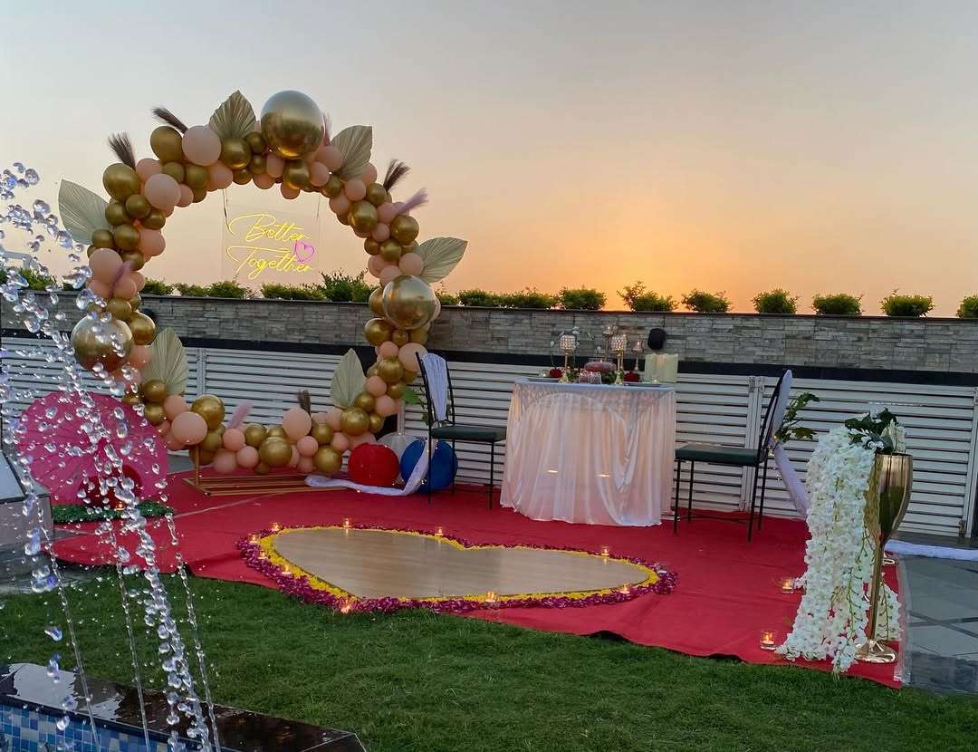 Go for a private candlelight dinner at Jaipur 