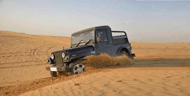 Admire the vast desert during the safari in a 4x4 vehicle