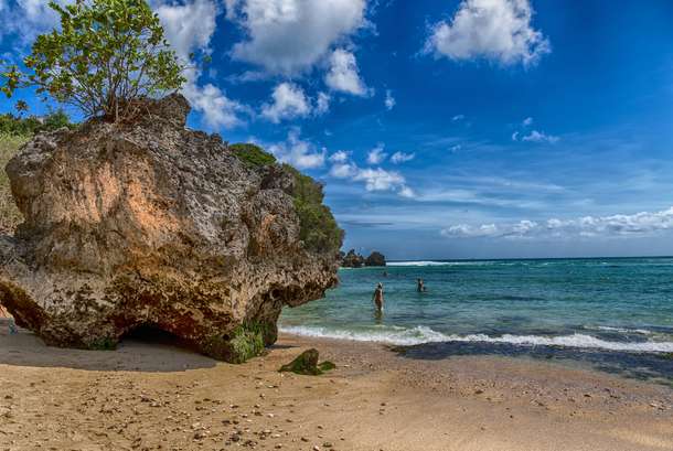 Orqabi4ndt88kk16w6n2u9jskmtl padang%20padang%20beach%202