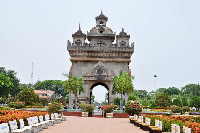 Patuxai Victory Monument