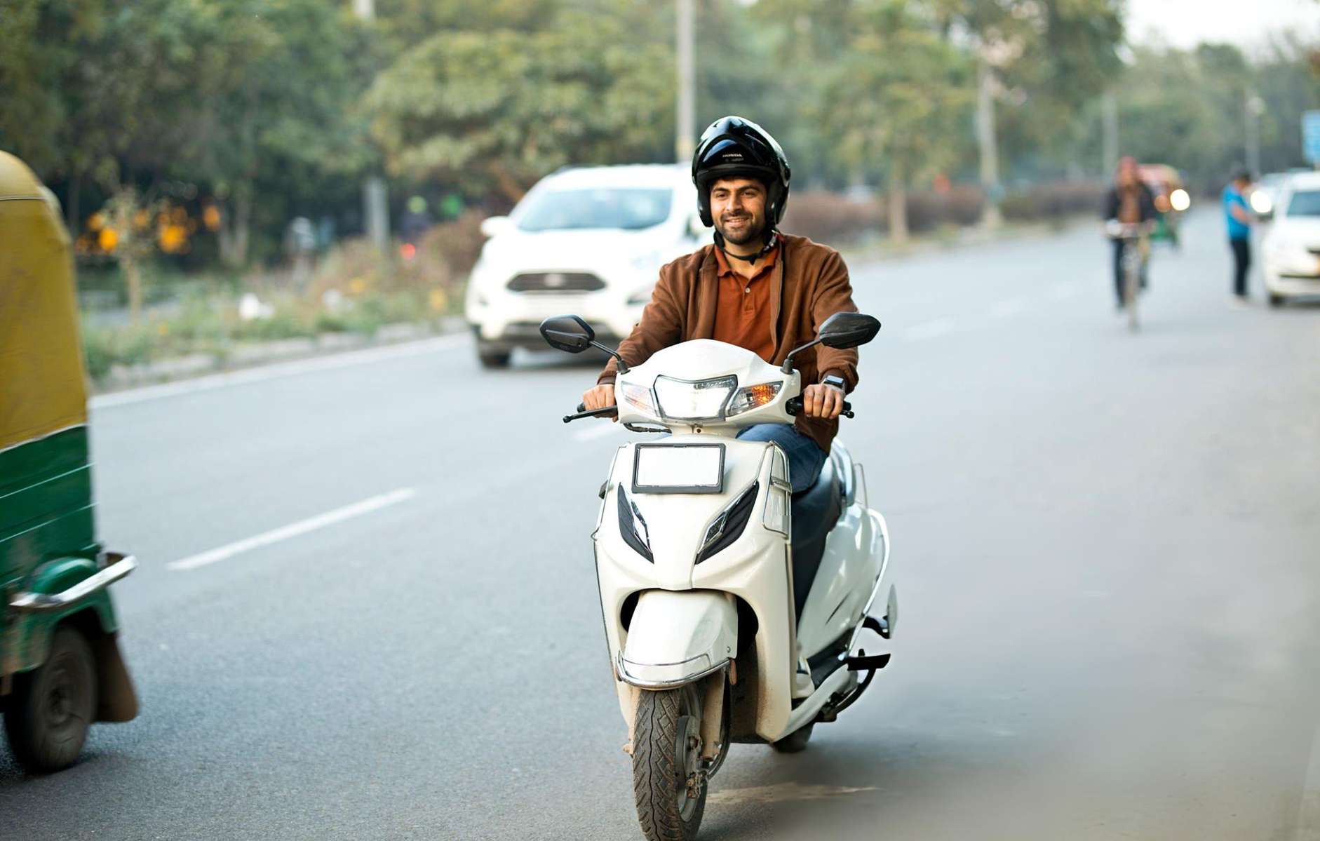 Scooty Rental in Kolkata Image