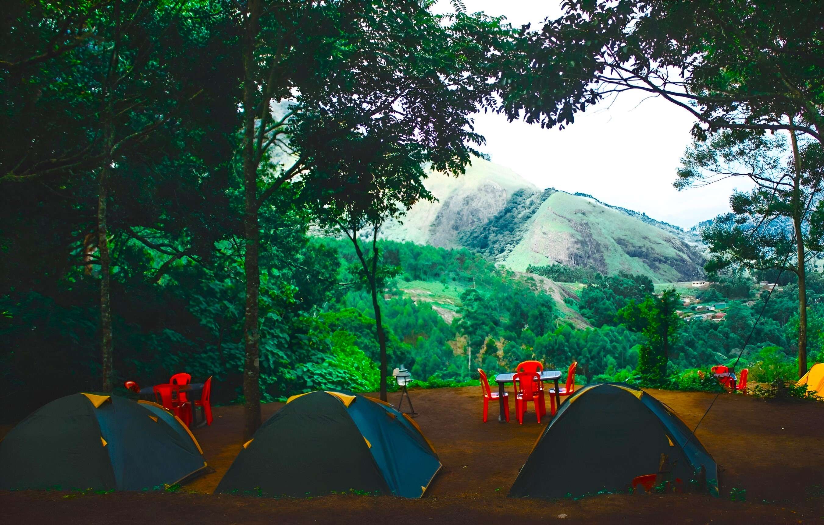 Go for Camping Retreat in Munnar and enjoy the views of beautiful surroundings of Munnar