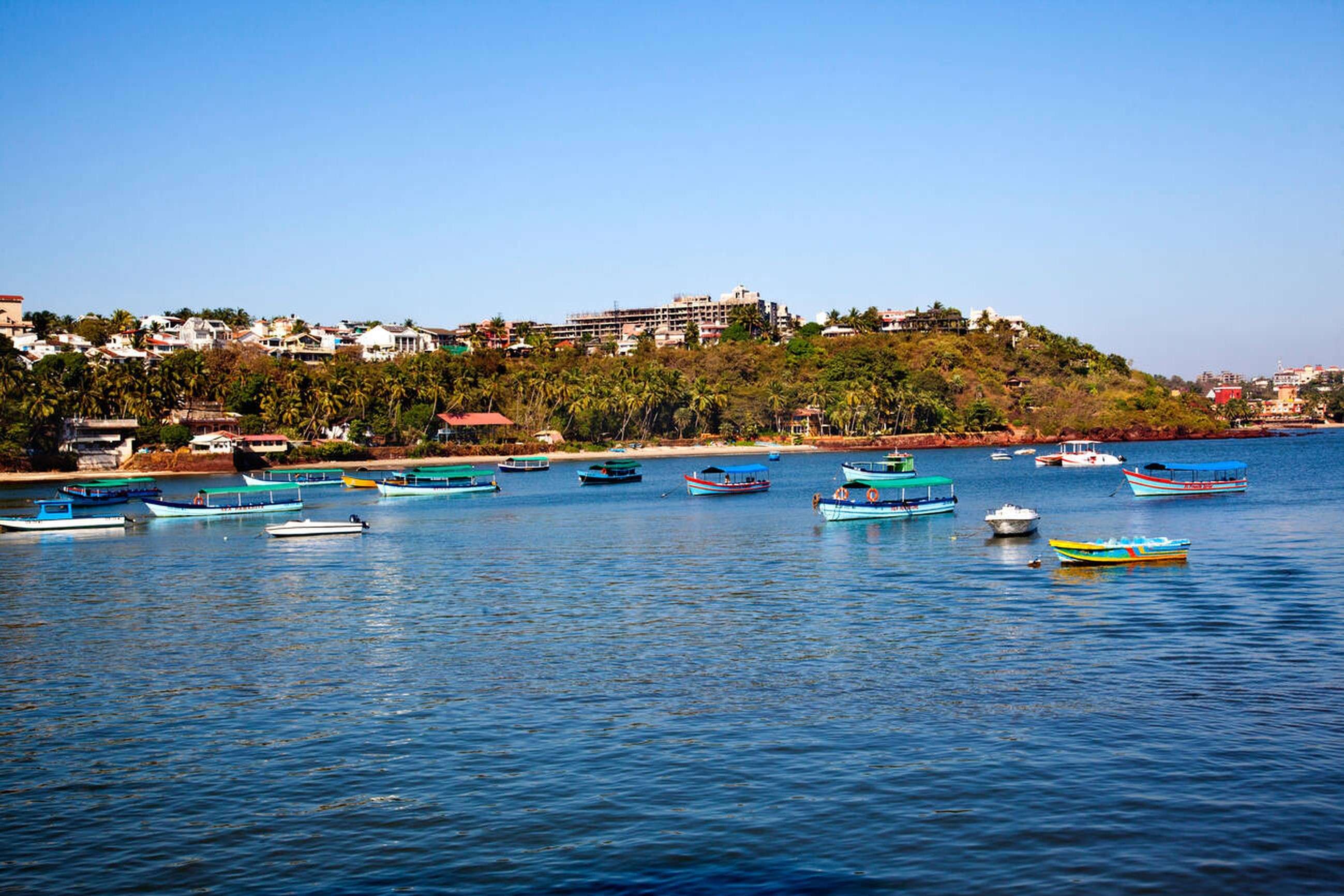 Visit Dona Paula beach, Goa and spend 2 hours enjoying combo of 5 water sports activities 