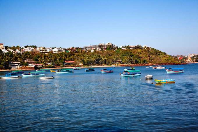 Visit Dona Paula beach, Goa and spend 2 hours enjoying combo of 5 water sports activities 