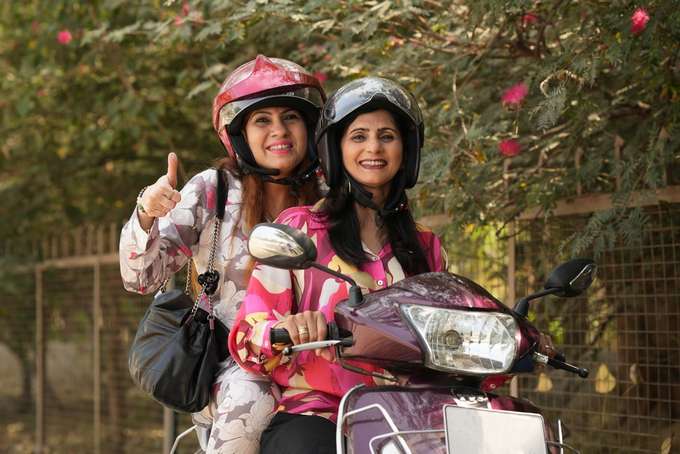 Rent a scooty in Jaipur for one day and explore the Pink City at your own pace