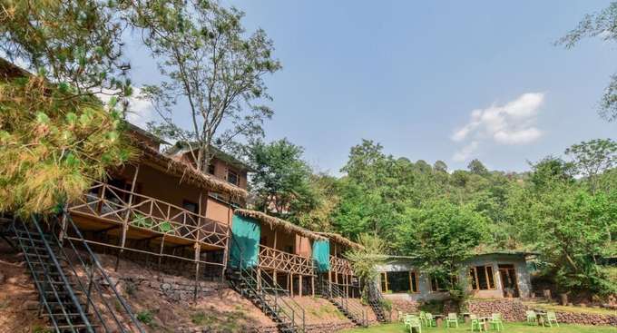 A Traditional Vacation Retreat With Mountain Views, Kasauli
