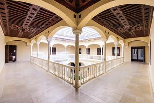 Q8tc1g8ofqiu7cav485g7v2c5f25 shutterstock 393631324