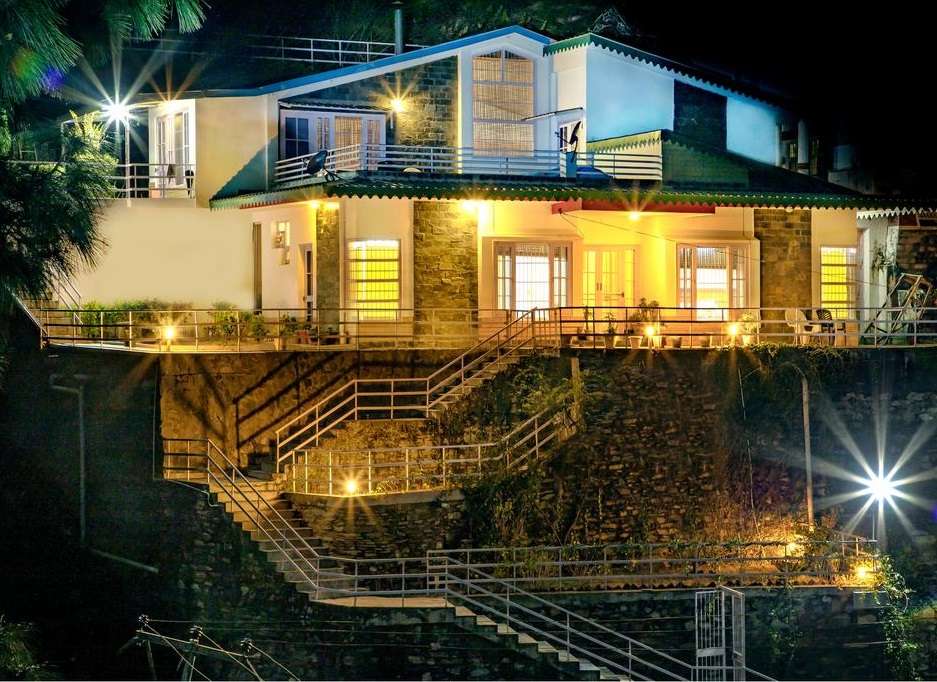 A Hilltop Vacation Retreat amidst Serene Hills in Chail