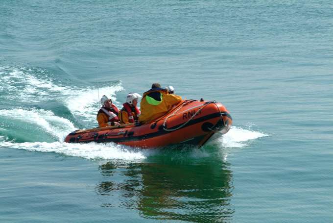 Go for a inflatable speed boat ride in Mandarmani