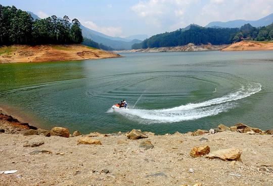 Mattupetty Dam Boating Image