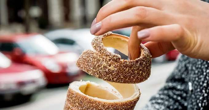 Satisfy your cravings for lip-smacking Hungarian street food at the market 