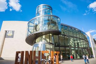 Qq8gmk8fb3xwvmv0hv9ksxlxp17m 1618664439 shutterstock 454793758