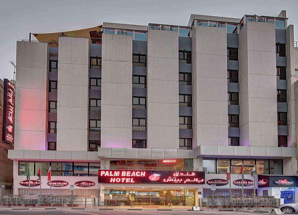 Palm Beach Hotel Bur, Dubai will treat you with maximum comfort