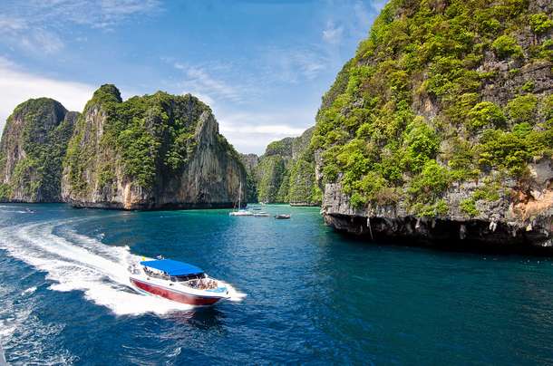 Krabi 4 Islands Tour by Big Long-tail Boat 
