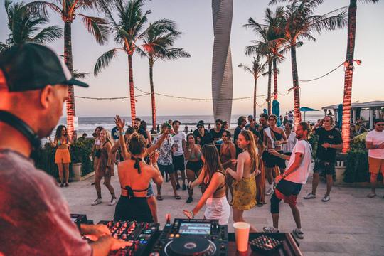 vue beach club harga