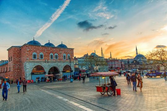 Hop on Hop Off Bus Tour Istanbul Image