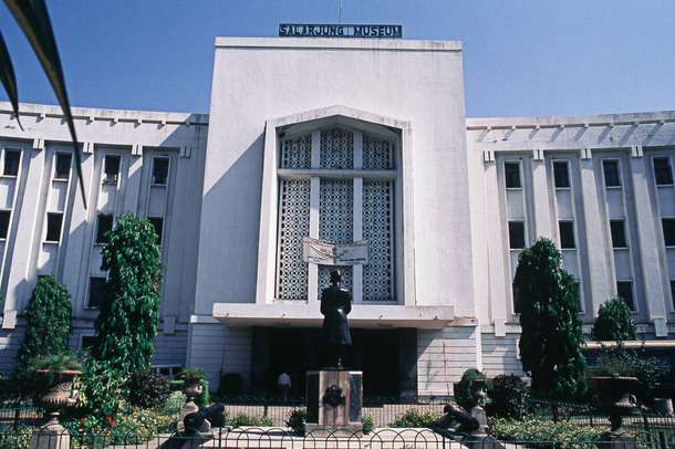 Go for 2-hour Heritage & Cultural Walking Tour in Hyderabad