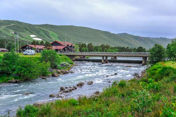 Rdn5f8620erpr615u85xq20xyo2q shutterstock 638059882