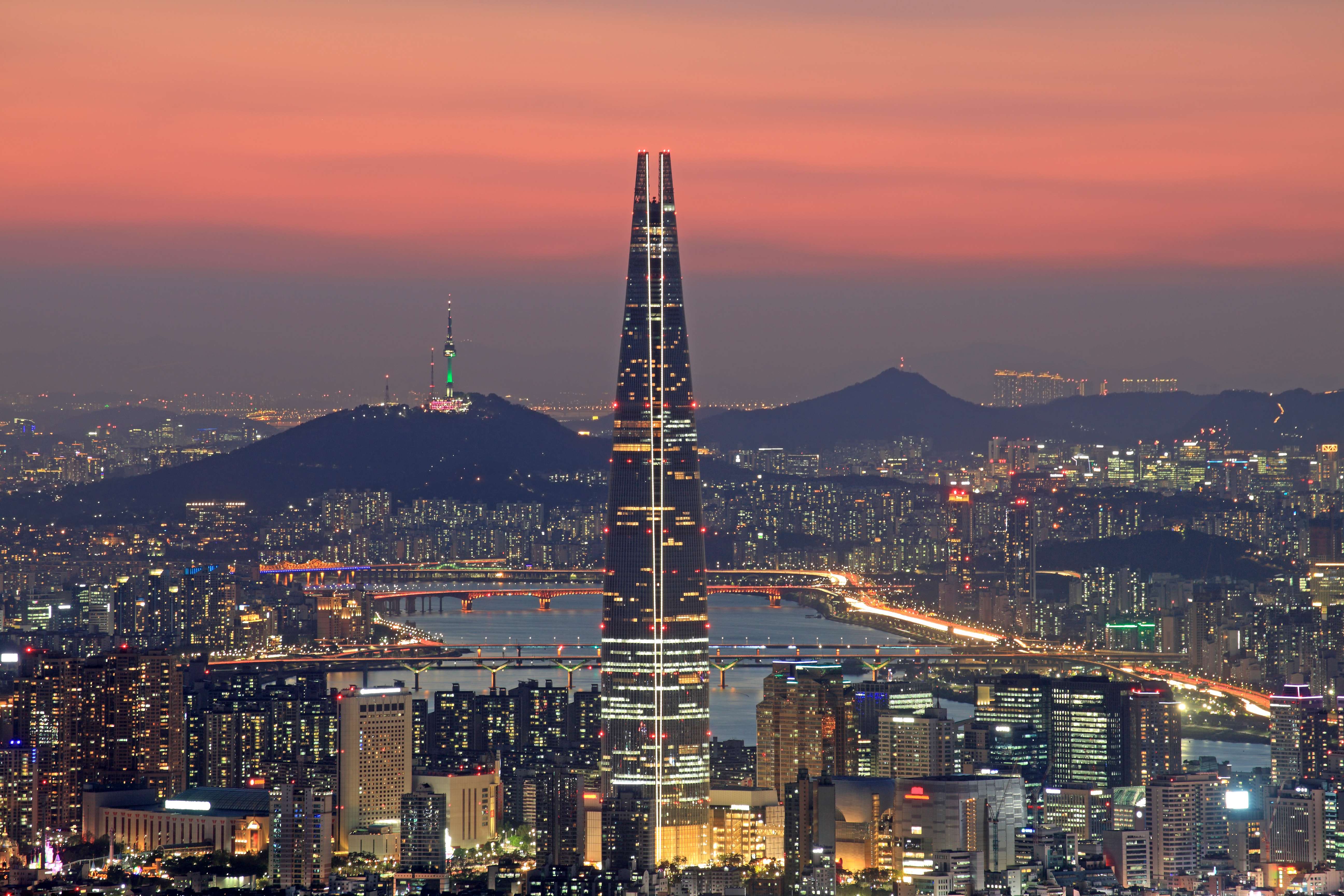 Witness a magical sunset over Seoul city
