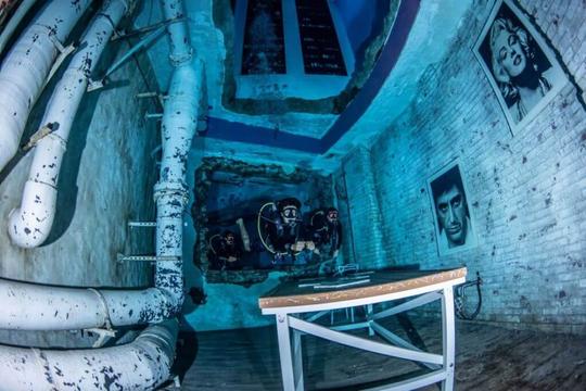 Deep Diving in Dubai Image