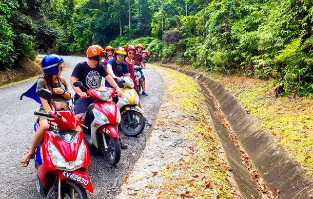 Rj5loi4v38yycp70el4q5l65j19e 1579332618 scooty2