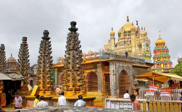 Rw249va9hb9uu0tgkldgyj02im4j 1590570264 1590497461 shirdi khandoba temple.jpg