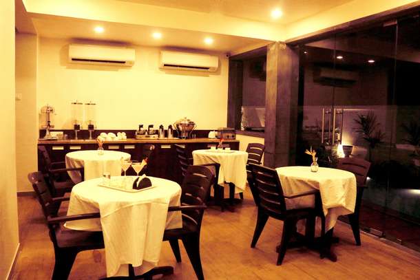 Rxc2bnrekax9eklvjowti0li3tig restaurant