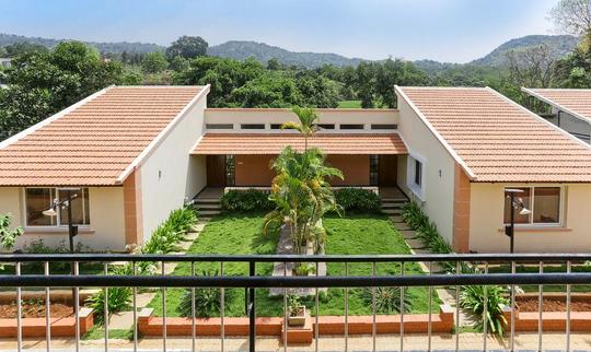 Homestay with Swimming Pool in Yelagiri Image