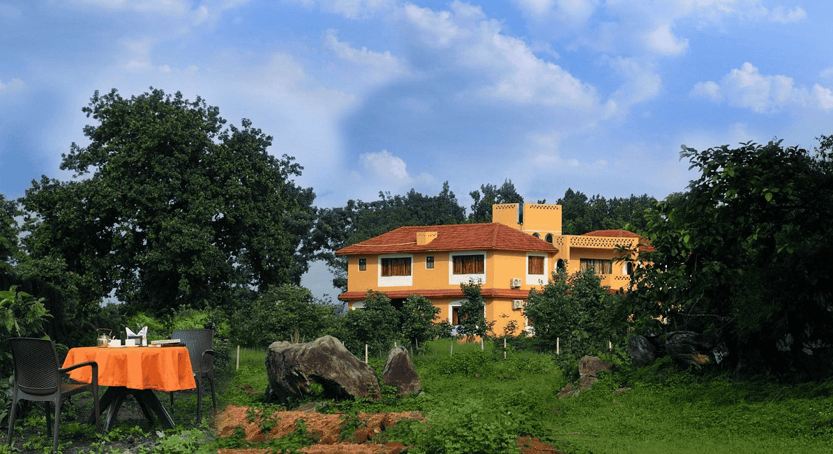 Courtyard House Image