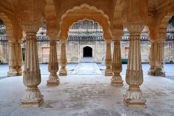 Sfwxnnawwbi0hbin1t4quy5yczfr amer%20fort%20inside%201