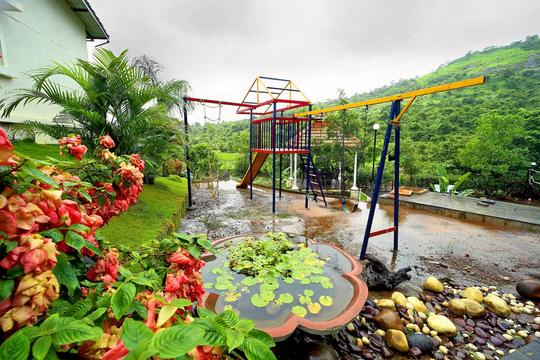 Villa Stay With Infinity Pool Image