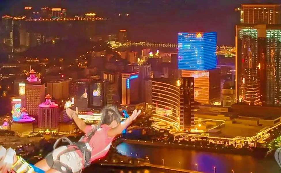 Macau Bungee Jumping: Macau Tower Image