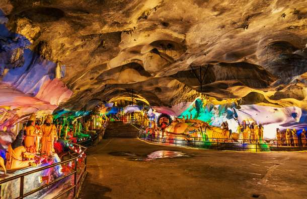 Ssncbkc85nccp7gv13i86klfnvva shutterstock 585637301