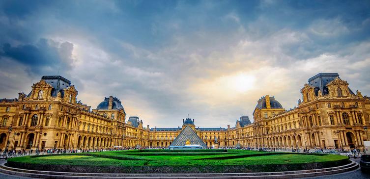 Louvre Pyramid