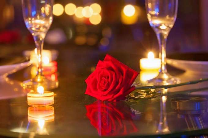 Aesthetic Indoor Dining in Noida