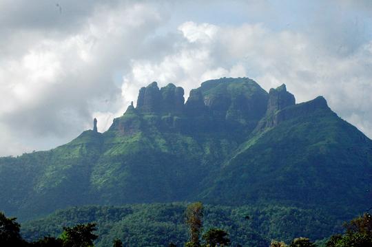 Mahuli Fort Trek Image
