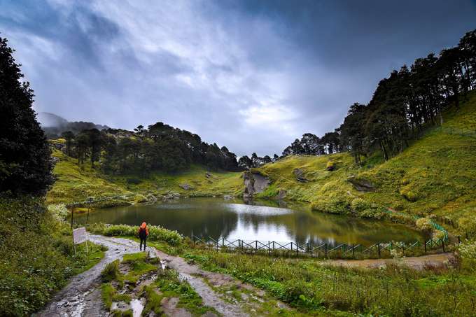 Tourist at Serolsar Lake
