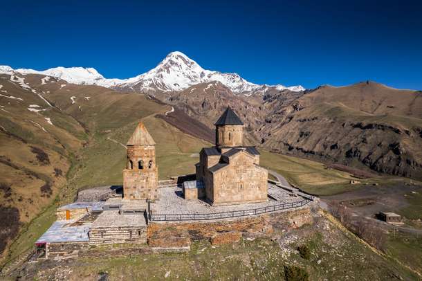 T7ao7j27kqqk8j828xlebn67mbhe gergeti%20trinity%20church 1