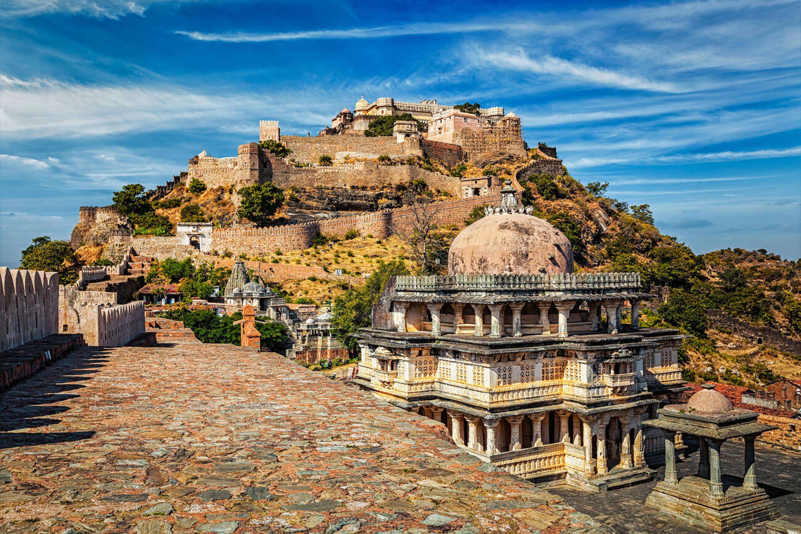 Explore Kumbhalgarh Fort and more on a scenic Udaipur outskirts tour