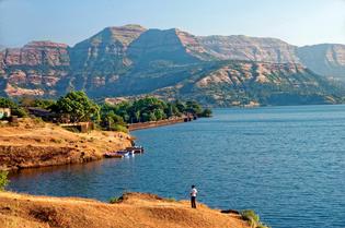 Tj0lt8d6w00punei92i8b6958su5 1570446462 arthurlake