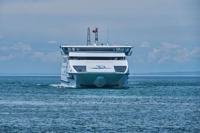 Cruise over the beautiful sea